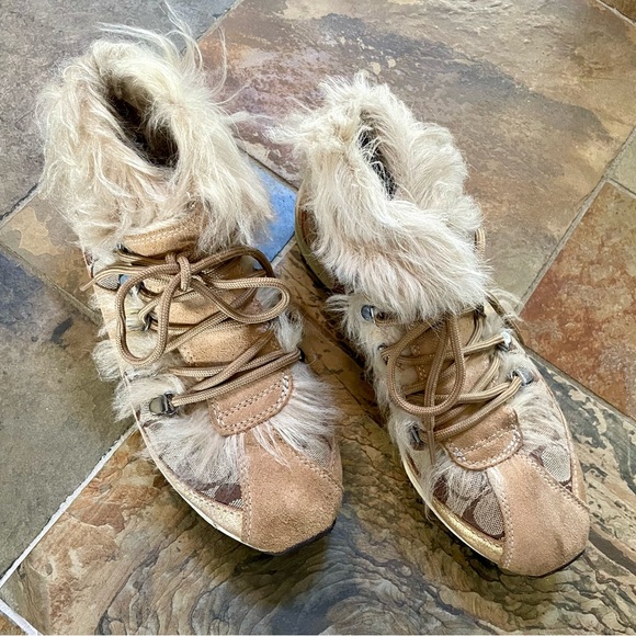 COACH•8.5•Collette Sneakers•Mongolian Lamb Lined~Logo Fabric~Suede~Gold Leather - Picture 1 of 16